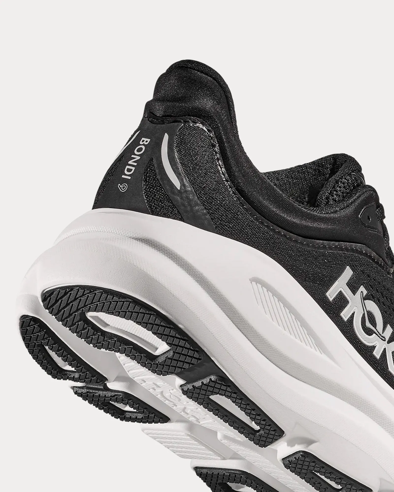 Bondi 9 Black / White Running Shoes